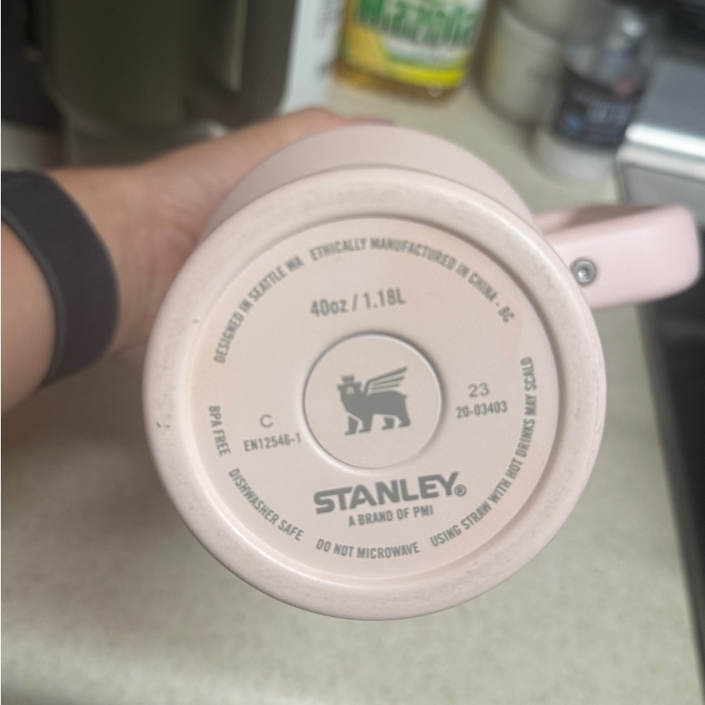 Stanley Tumbler Pink - Picture 2 of 3